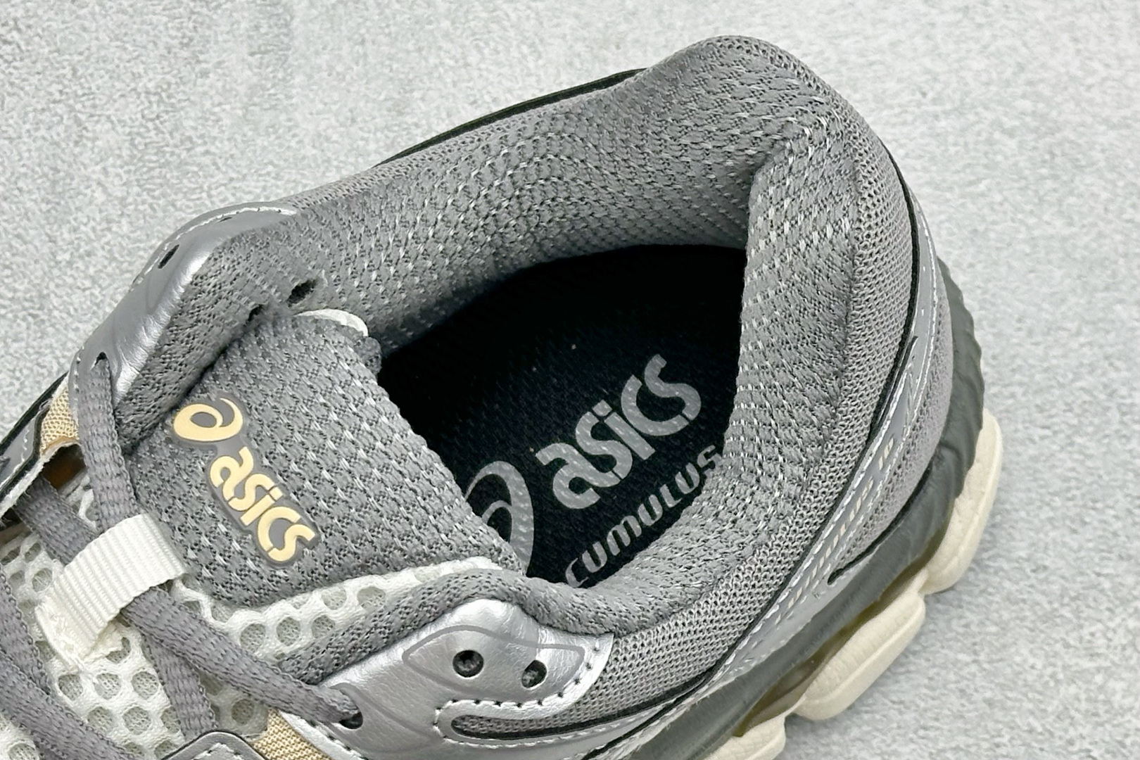 D版Asics Gel-Cumulus 16 亚瑟士 防滑耐磨 休闲运动鞋 采用双层提花网面设计 提高包裹性和透气性 后