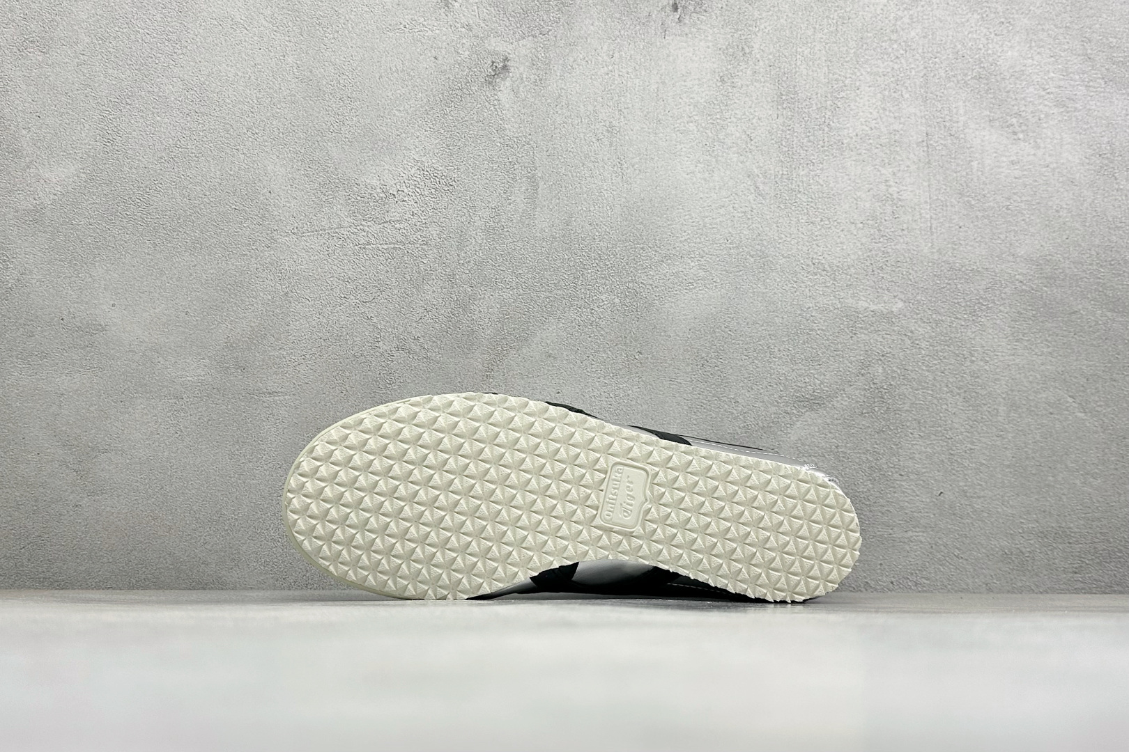 GS版Onitsuka Tiger MEXICO 66 Paraty Slip-On 亚瑟士鬼塚虎一脚蹬经典休闲鞋 虎爪 GS版Onitsuka Tiger MEXICO 66 Paraty Slip-On 亚瑟士鬼塚虎一脚蹬经典休闲鞋 虎爪