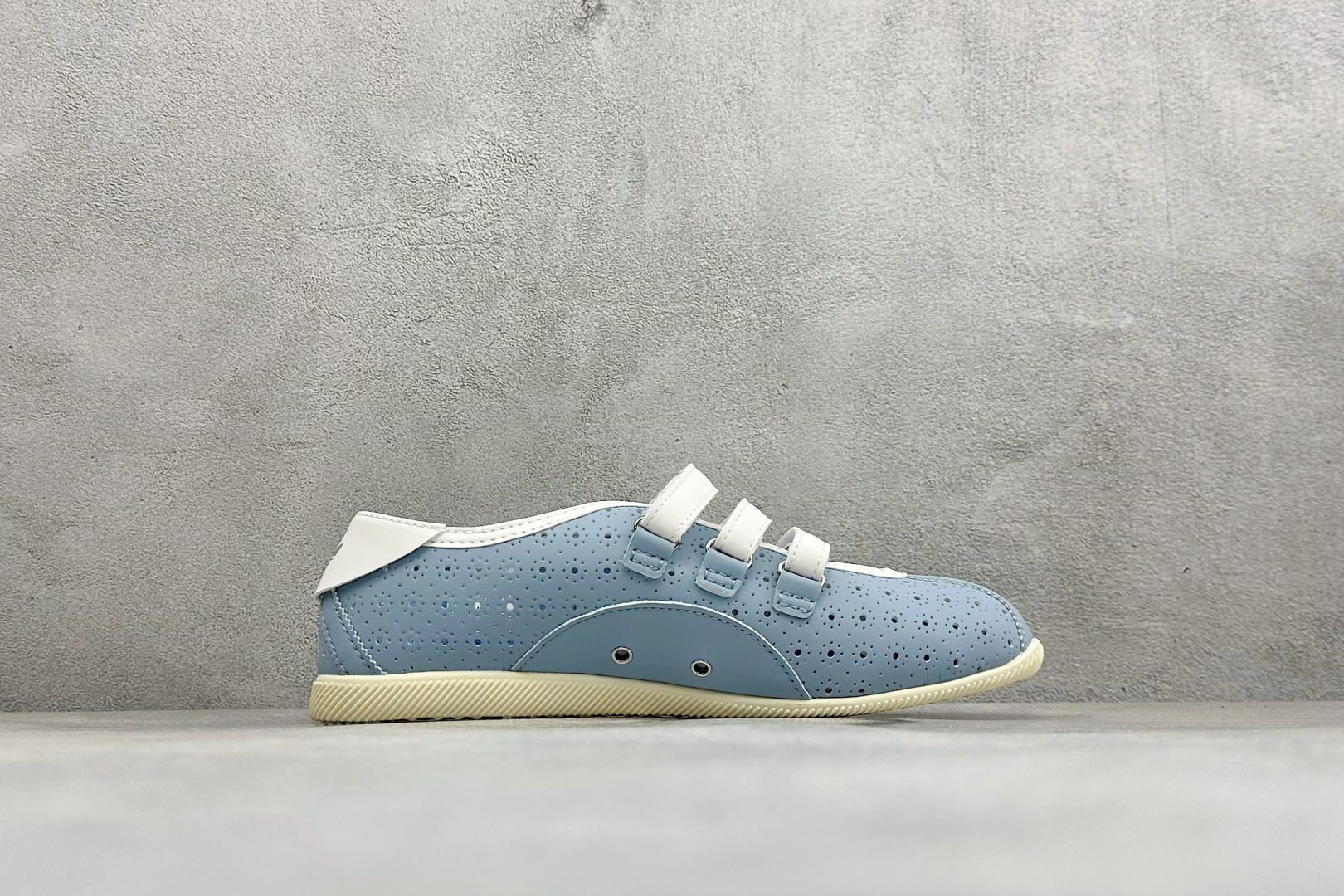 ML版Adidas Originals Anfu Trainers 三叶草 阿迪复古玛丽珍鞋 “安福” 采用粒面纤维革鞋