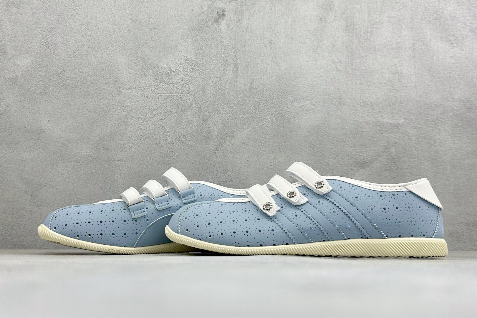 ML版Adidas Originals Anfu Trainers 三叶草 阿迪复古玛丽珍鞋 “安福” 采用粒面纤维革鞋
