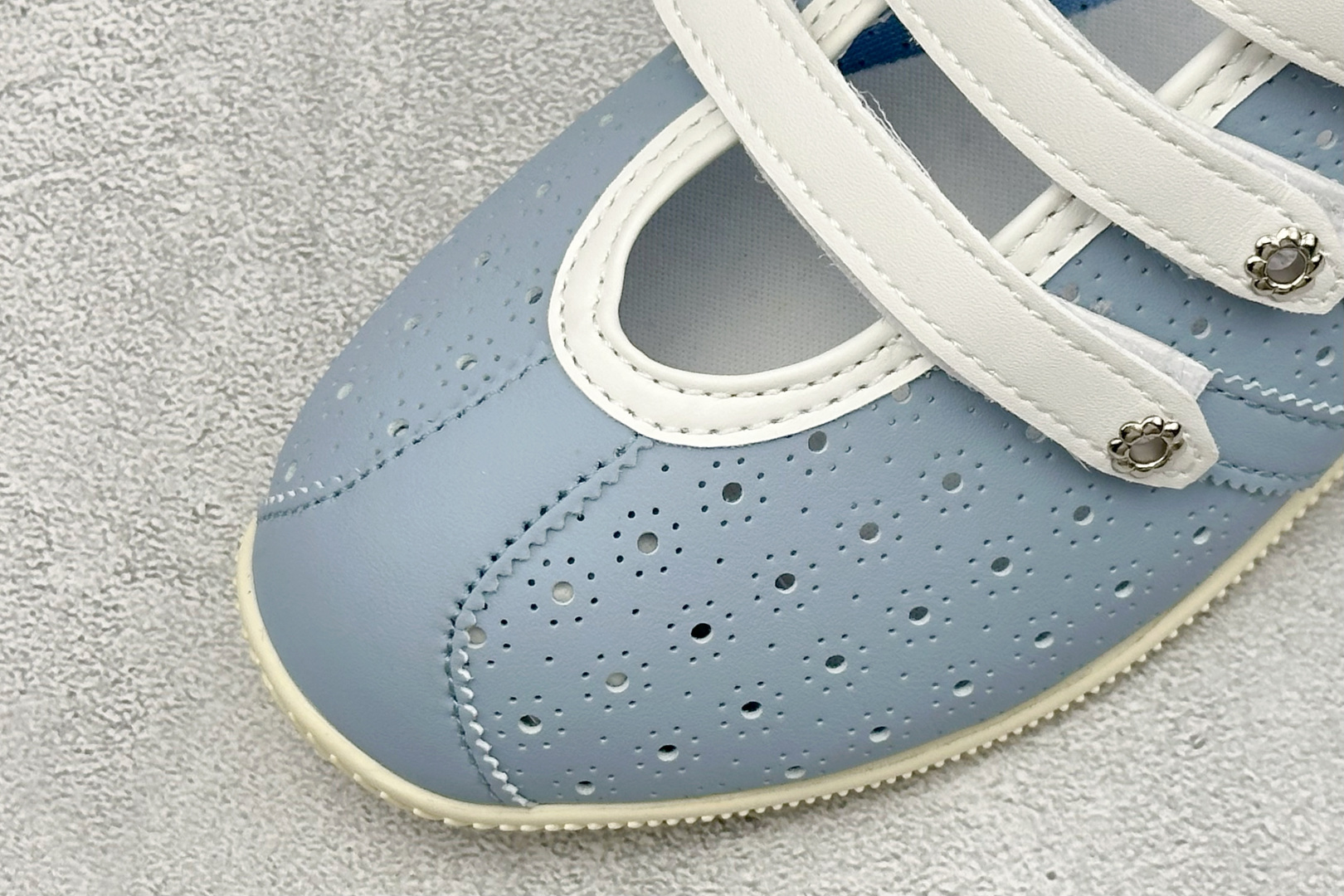 ML版Adidas Originals Anfu Trainers 三叶草 阿迪复古玛丽珍鞋 “安福” 采用粒面纤维革鞋