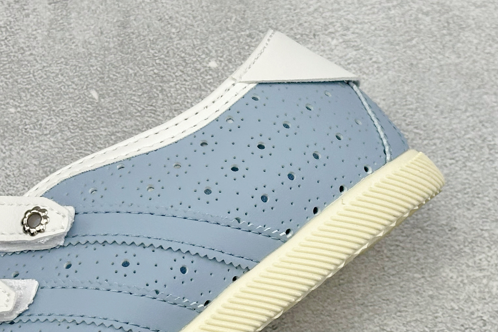 ML版Adidas Originals Anfu Trainers 三叶草 阿迪复古玛丽珍鞋 “安福” 采用粒面纤维革鞋