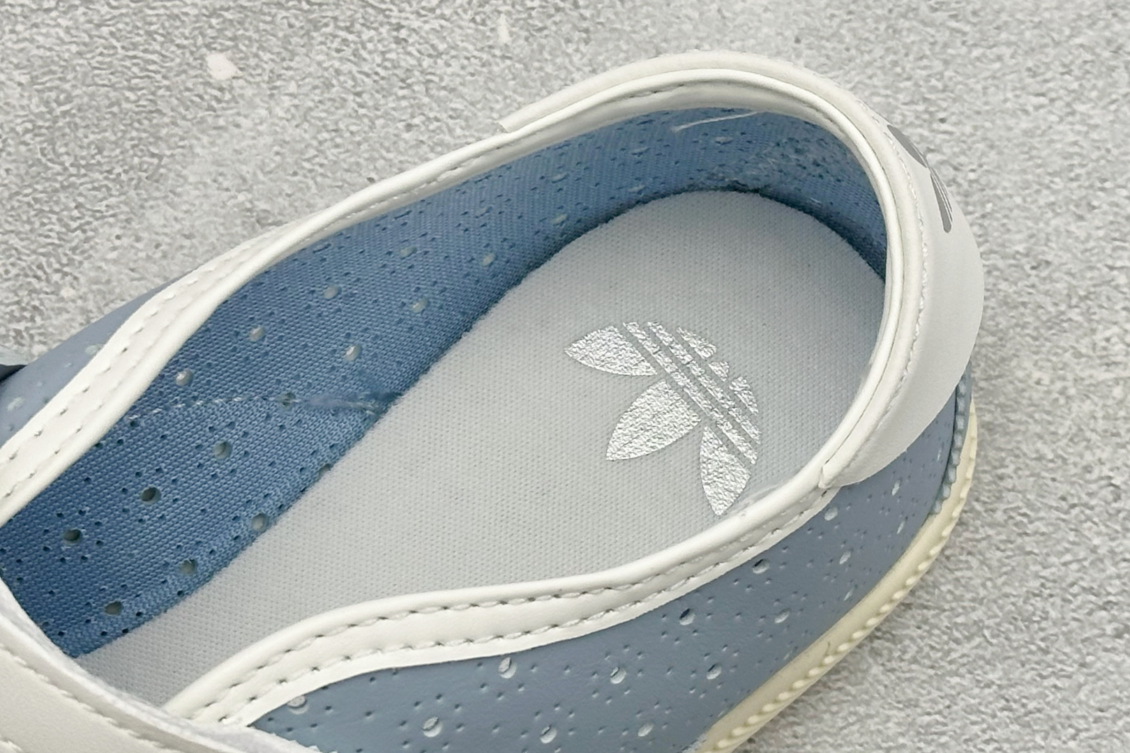 ML版Adidas Originals Anfu Trainers 三叶草 阿迪复古玛丽珍鞋 “安福” 采用粒面纤维革鞋