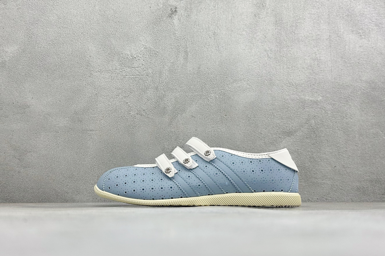 ML版Adidas Originals Anfu Trainers 三叶草 阿迪复古玛丽珍鞋 “安福” 采用粒面纤维革鞋