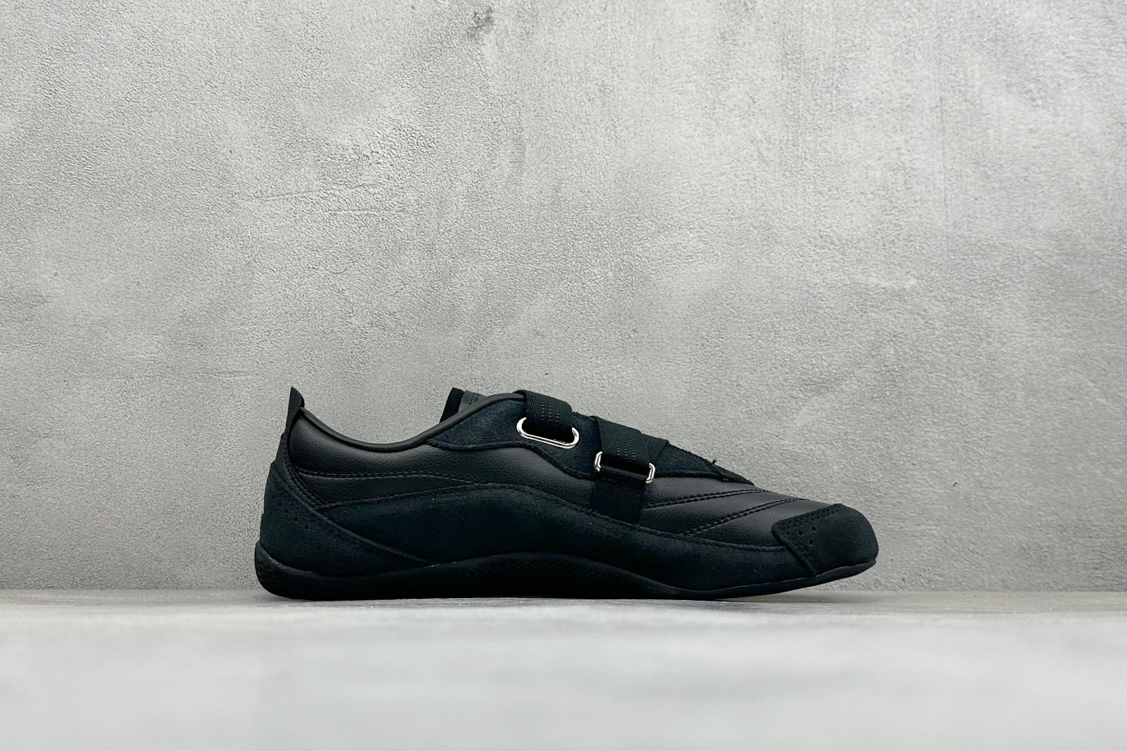 XH版Adidas Urban Reverie 阿迪舒适时尚魔术贴防滑耐磨生活休闲鞋 货号：JQ9388 尺码：36-4
