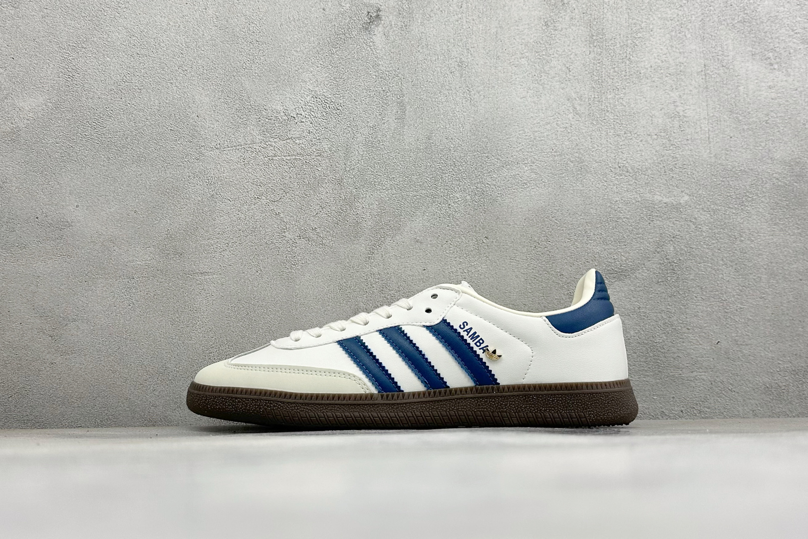 ZC版Adidas Originals Samba OG 阿迪桑巴舞系列绅士德训足球风百搭低帮休闲运动板鞋 货号: IH