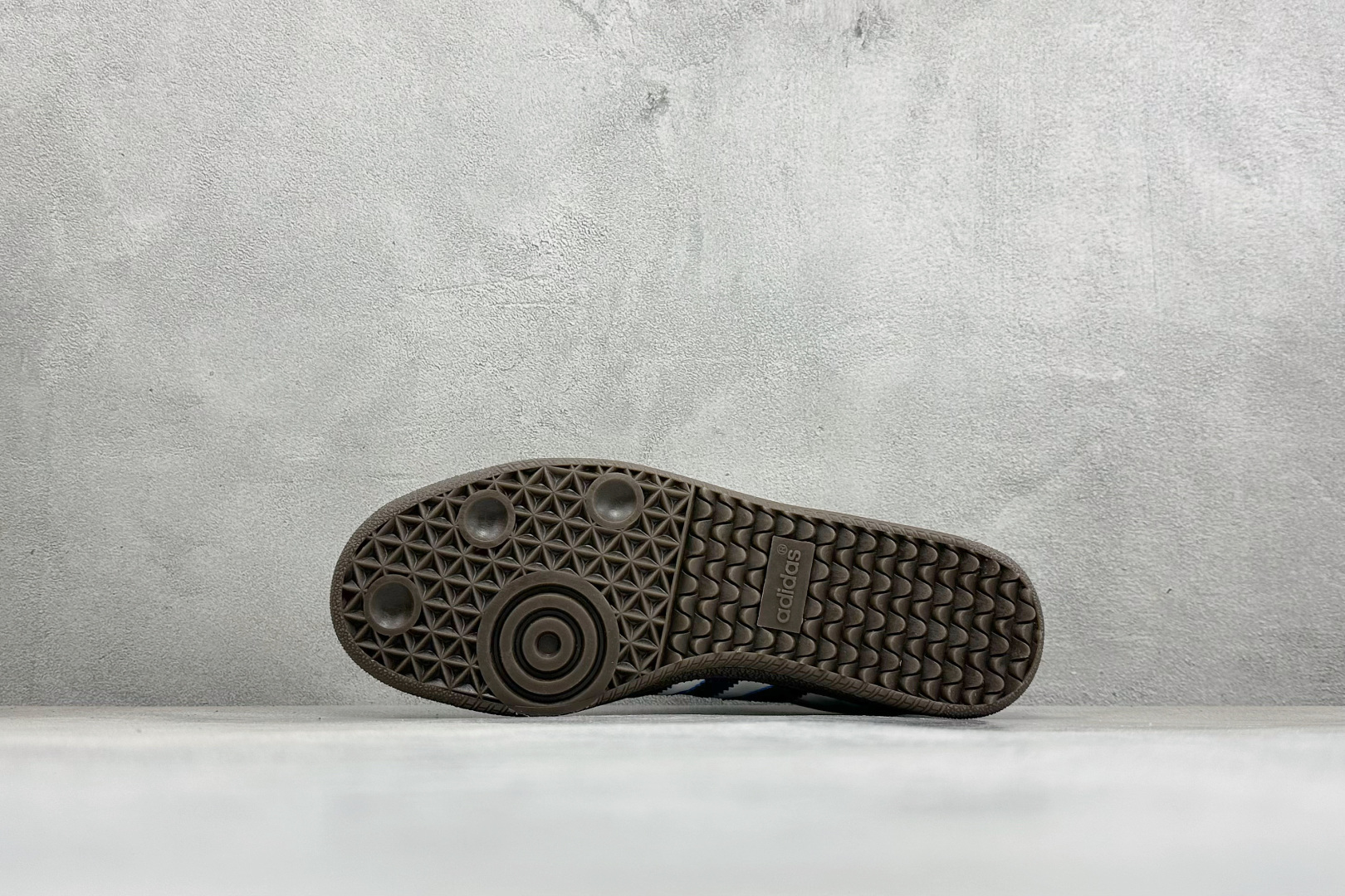ZC版Adidas Originals Samba OG 阿迪桑巴舞系列绅士德训足球风百搭低帮休闲运动板鞋 货号: IH
