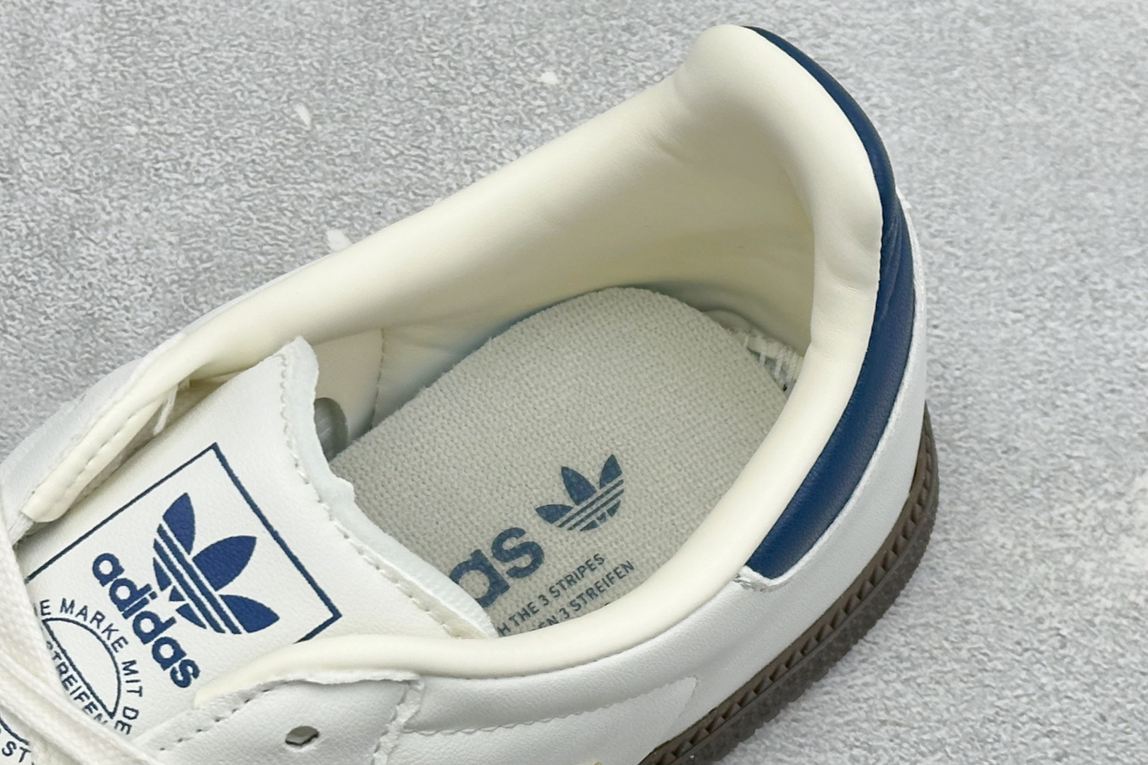 ZC版Adidas Originals Samba OG 阿迪桑巴舞系列绅士德训足球风百搭低帮休闲运动板鞋 货号: IH