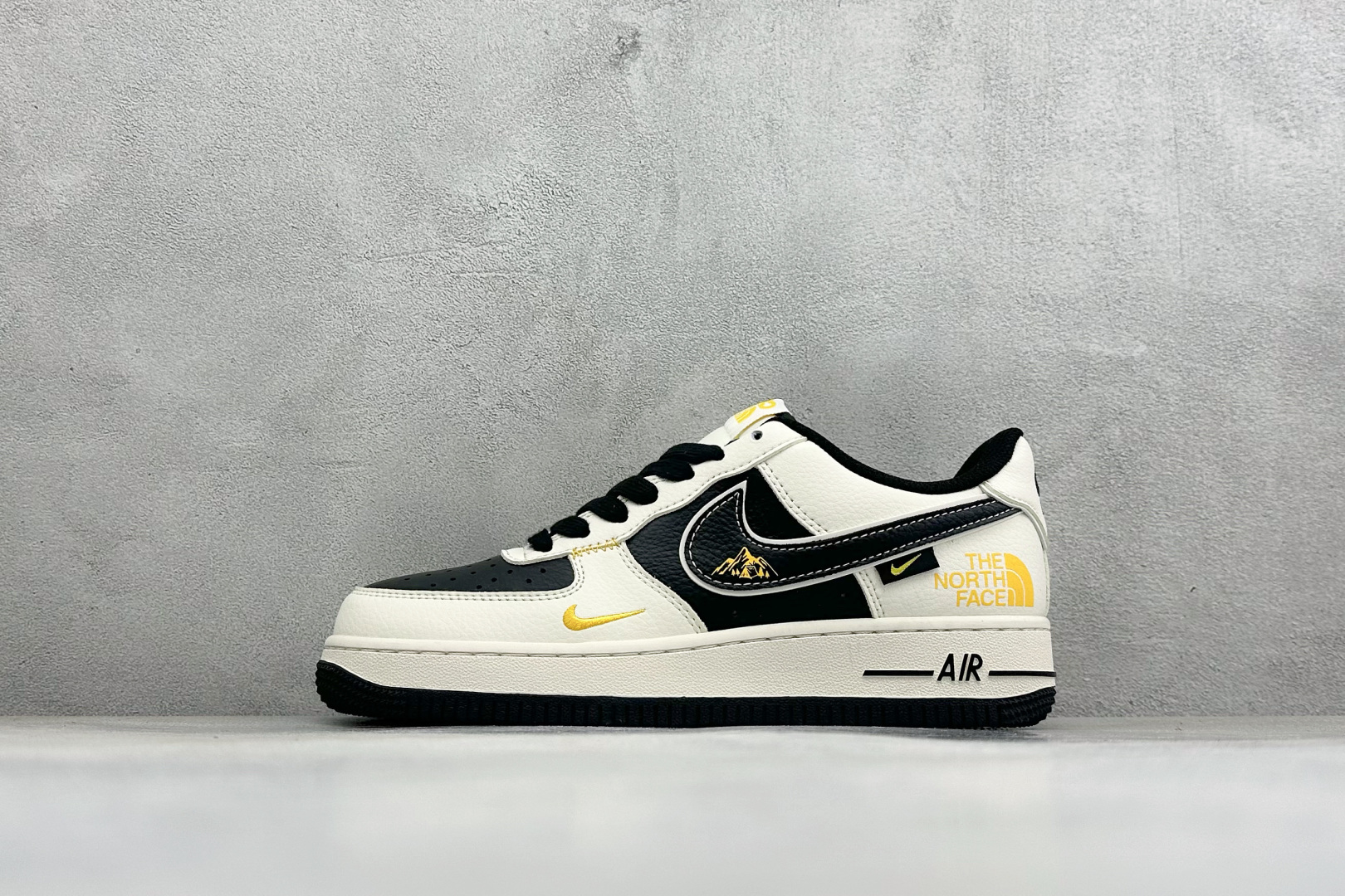 福利特价 Nike Air Force 1'07 Low 联名 空军一号低帮休闲板鞋 #原楦原纸板 纯正空军版型 内置全 福利特价 Nike Air Force 1'07 Low 联名 空军一号低帮休闲板鞋 #原楦原纸板 纯正空军版型 内置全
