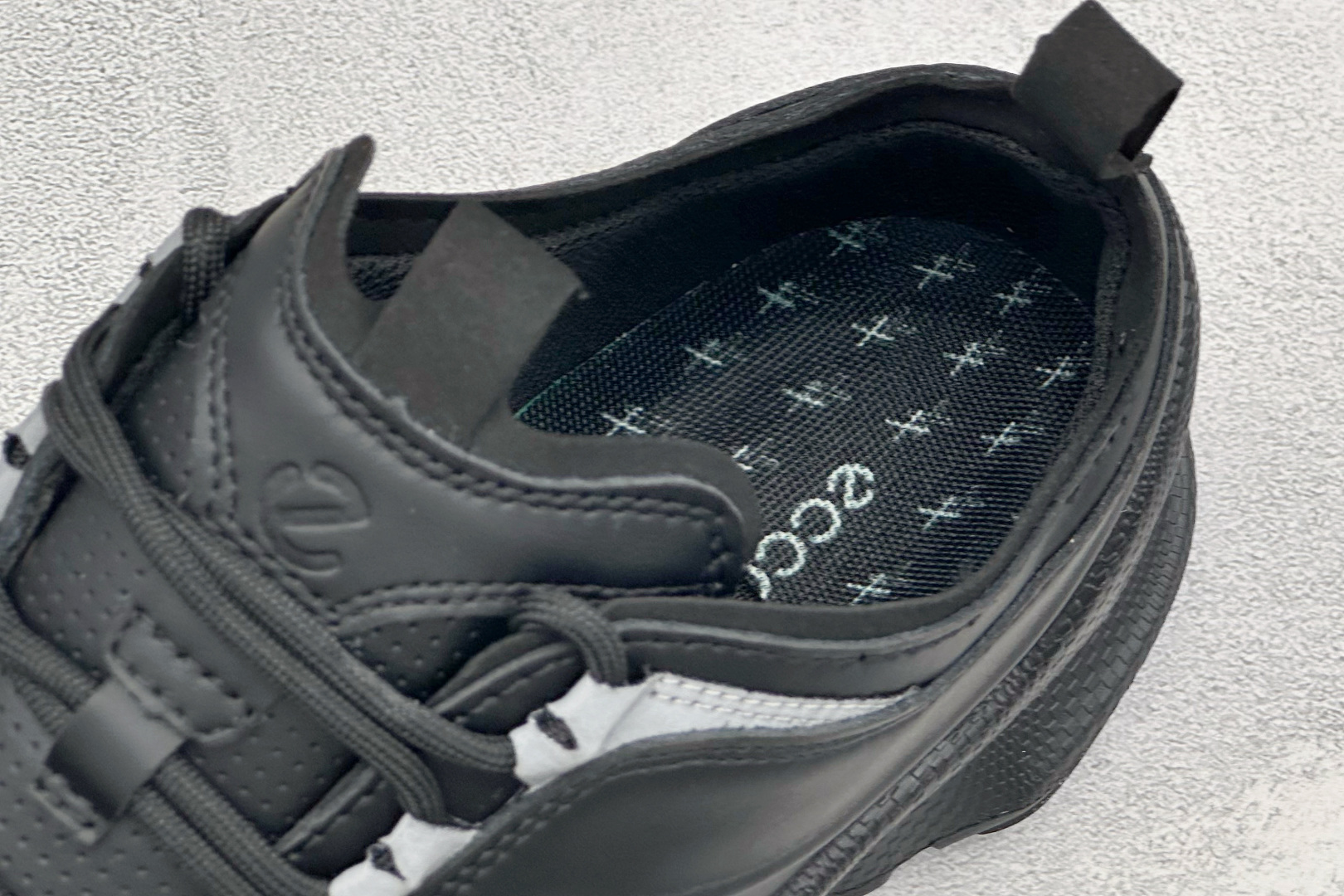 Ecco爱步 Biom C-Trail 健步C 舒适时尚 简约时尚 减震防滑低帮休闲鞋 戈尔防水薄膜内衬提供强大的透气性 Ecco爱步 Biom C-Trail 健步C 舒适时尚 简约时尚 减震防滑低帮休闲鞋 戈尔防水薄膜内衬提供强大的透气性
