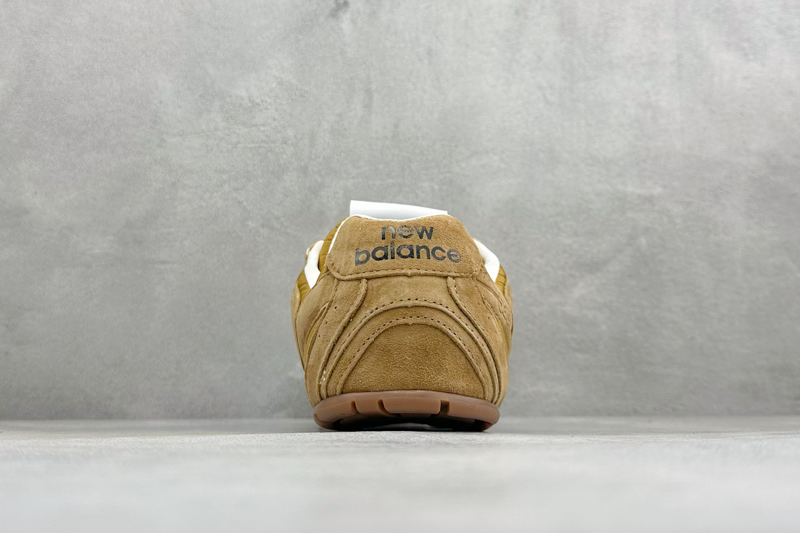 J版 Miu Miu x New Balance联名款运动鞋 New Balance 530 学院风 联名款只保留了旧版 J版 Miu Miu x New Balance联名款运动鞋 New Balance 530 学院风 联名款只保留了旧版