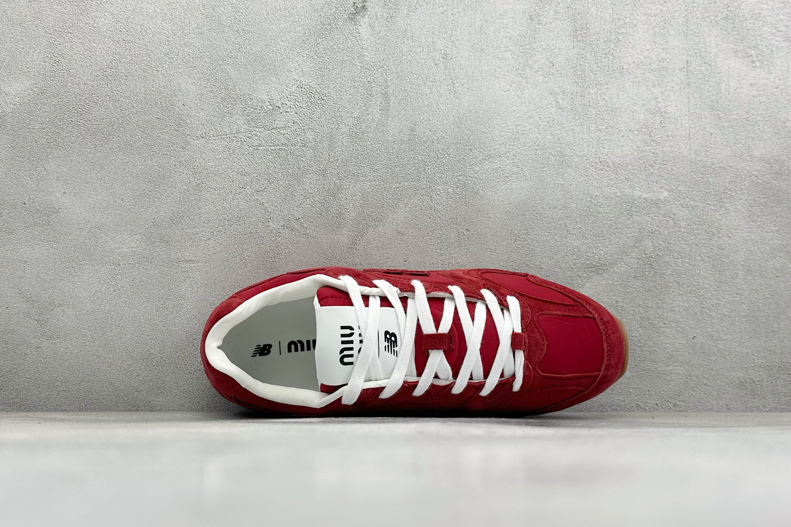 J版 Miu Miu x New Balance联名款运动鞋 New Balance 530 学院风 联名款只保留了旧版