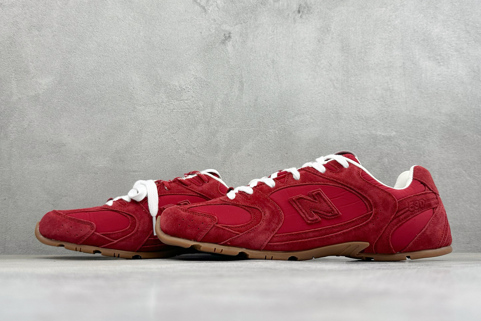 J版 Miu Miu x New Balance联名款运动鞋 New Balance 530 学院风 联名款只保留了旧版