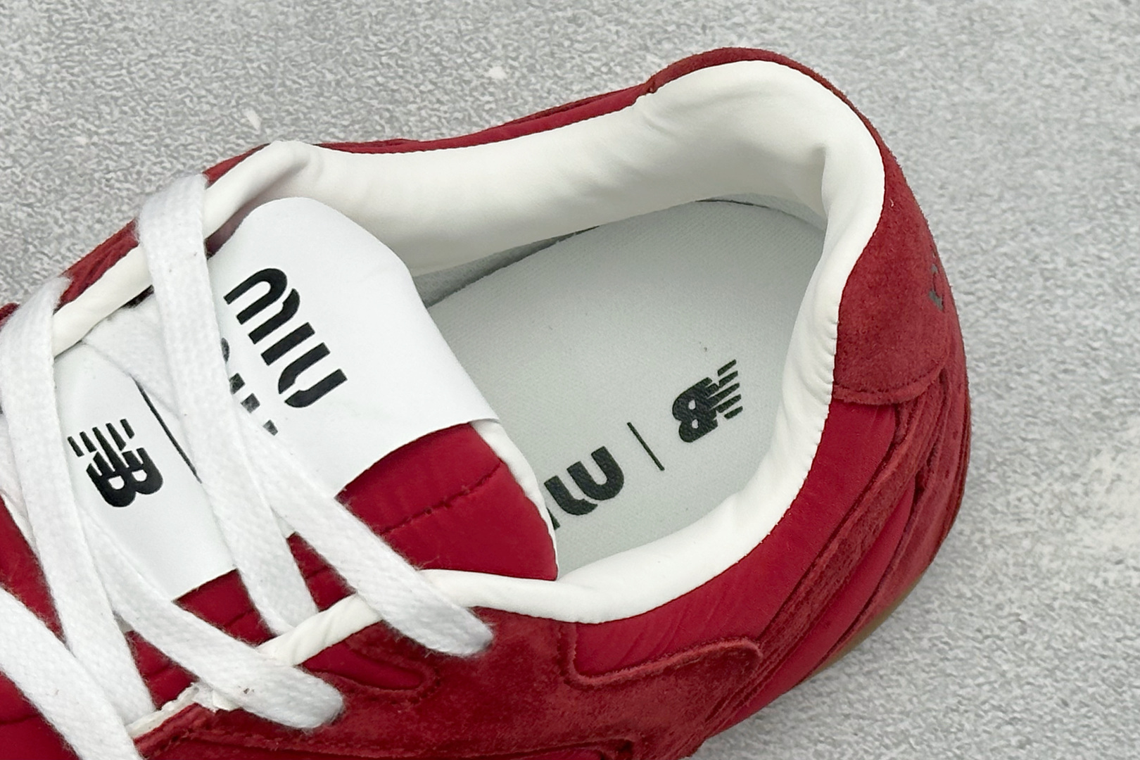 J版 Miu Miu x New Balance联名款运动鞋 New Balance 530 学院风 联名款只保留了旧版