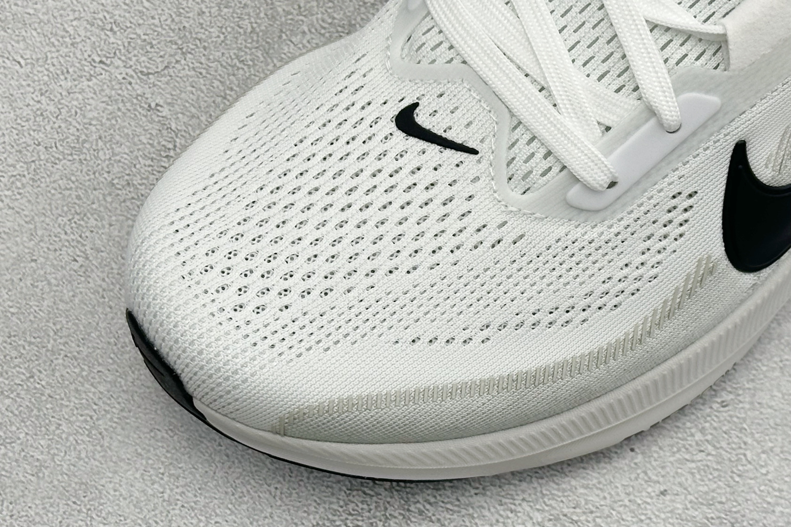 Nike Air Zoom Pegasus 42 耐克网面透气轻便耐磨跑鞋 货号：IB1873-101 尺码：39-48