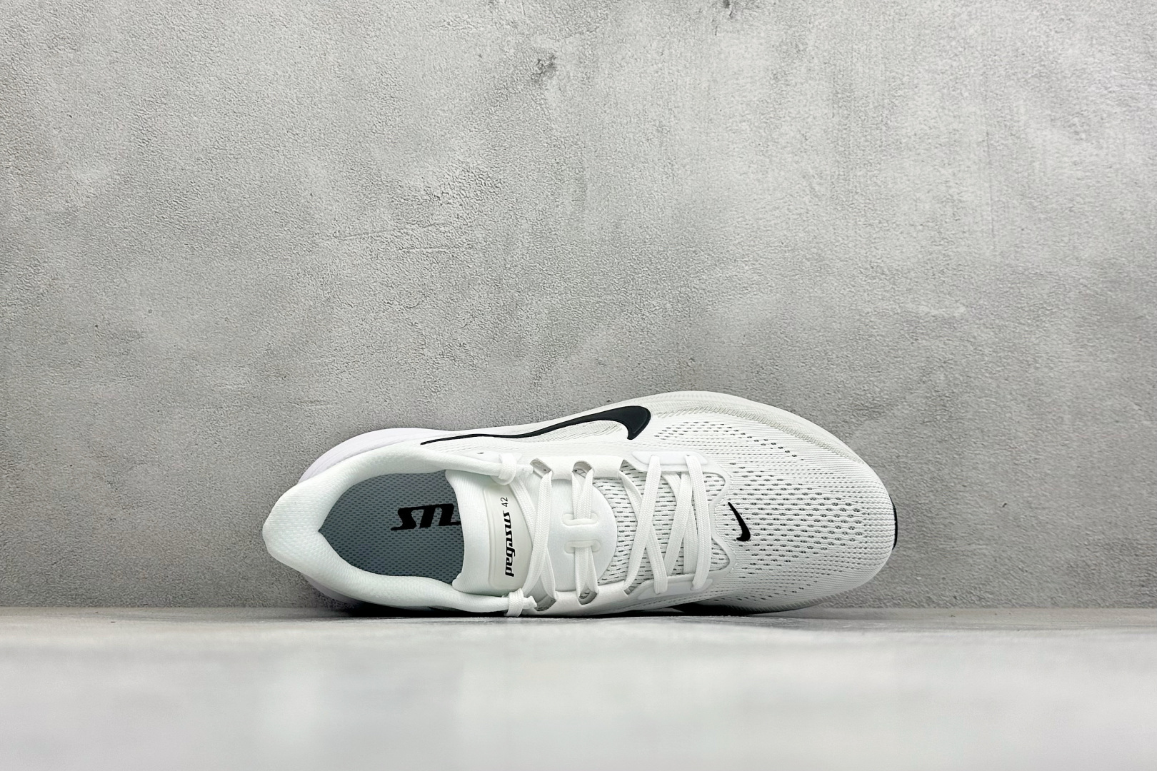 Nike Air Zoom Pegasus 42 耐克网面透气轻便耐磨跑鞋 货号：IB1873-101 尺码：39-48