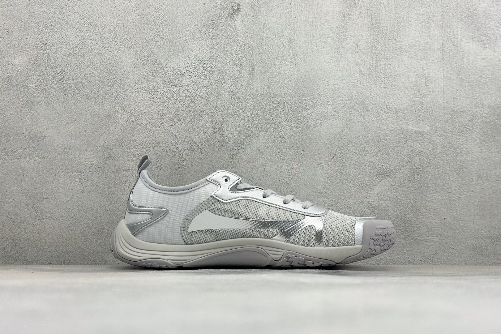 AD GROUNDFLOW 机能薄底运动生活休闲鞋 货号：KH7968 尺码：36-45 