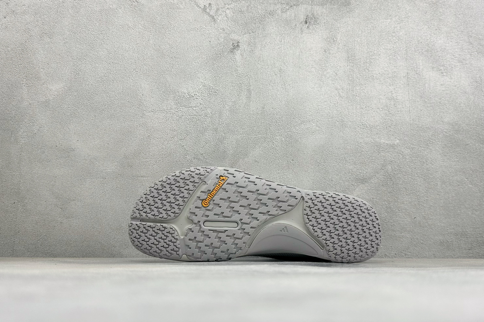 AD GROUNDFLOW 机能薄底运动生活休闲鞋 货号：KH7968 尺码：36-45 