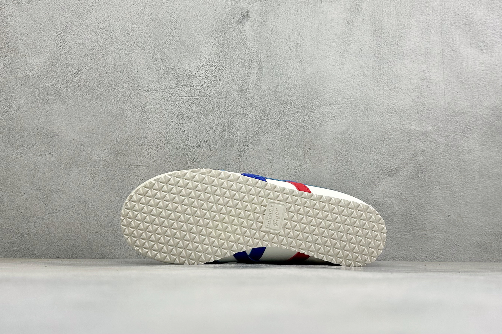 福利特价 亚瑟士 Onitsuka Tiger Mexico 66 SliPOn 鬼冢虎复古时尚舒适透气帆布鞋面耐磨防滑