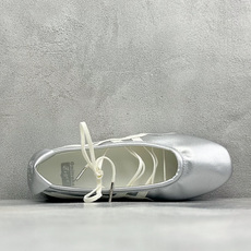 Onitsuka Tiger Gymnarina 鬼塚虎时尚高级芭蕾风玛丽珍鞋 货号:1182A754-020 尺码:3 Onitsuka Tiger Gymnarina 鬼塚虎时尚高级芭蕾风玛丽珍鞋 货号:1182A754-020 尺码:3
