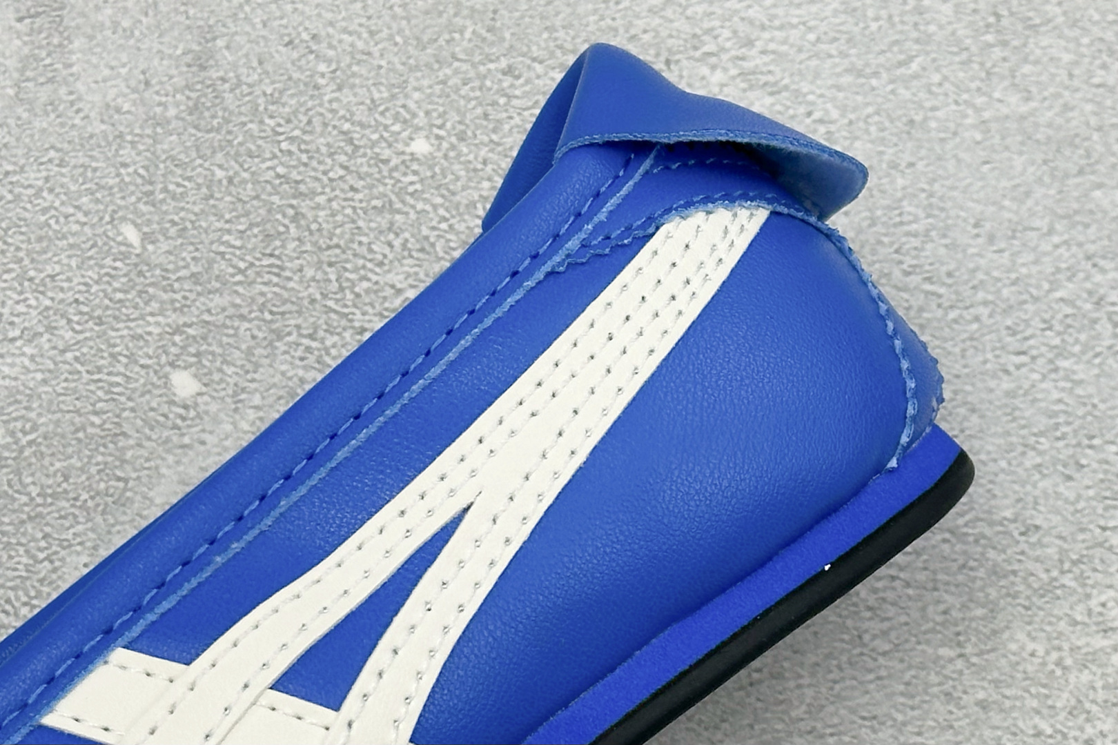 Onitsuka Tiger Gymnarina 鬼塚虎时尚高级芭蕾风玛丽珍鞋 货号:1182A704-400 尺码:3 Onitsuka Tiger Gymnarina 鬼塚虎时尚高级芭蕾风玛丽珍鞋 货号:1182A704-400 尺码:3