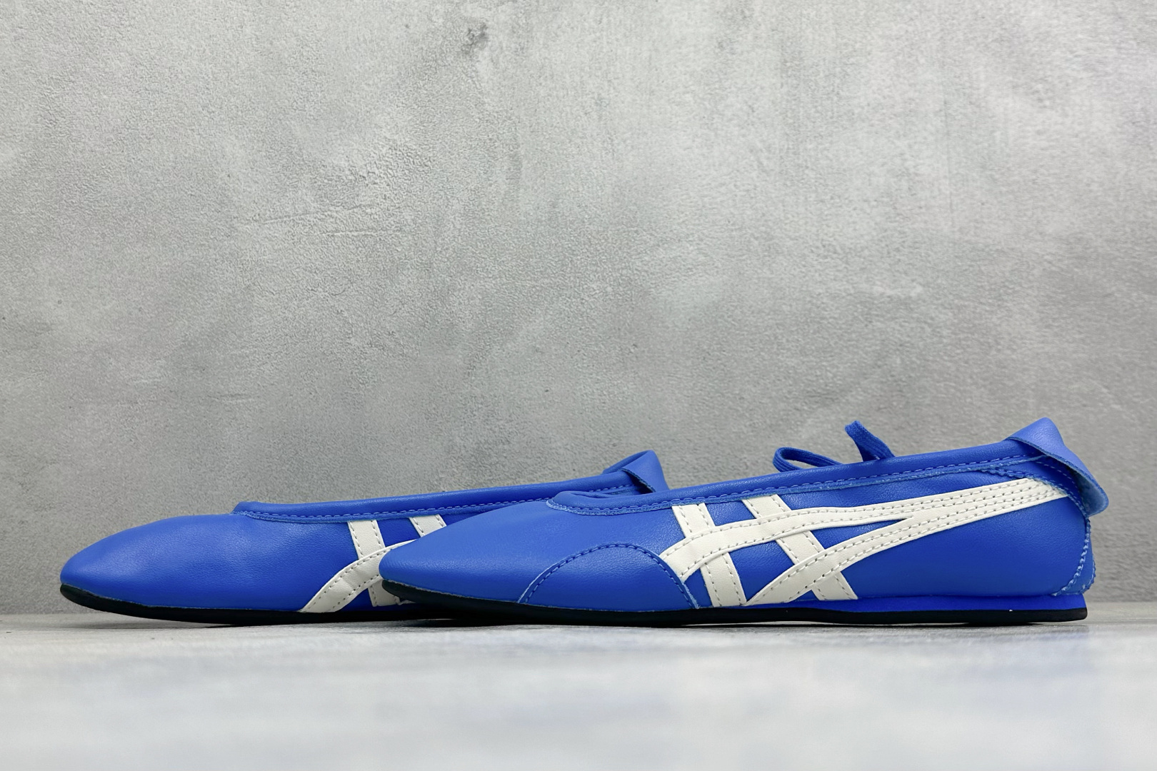 Onitsuka Tiger Gymnarina 鬼塚虎时尚高级芭蕾风玛丽珍鞋 货号:1182A704-400 尺码:3 Onitsuka Tiger Gymnarina 鬼塚虎时尚高级芭蕾风玛丽珍鞋 货号:1182A704-400 尺码:3