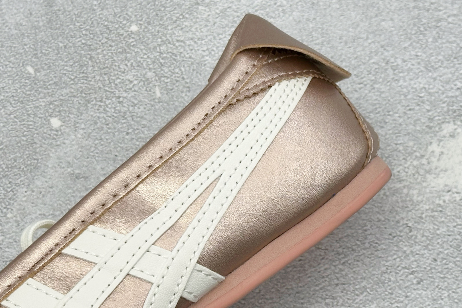 Onitsuka Tiger Gymnarina 鬼塚虎时尚高级芭蕾风玛丽珍鞋 货号:1182A754-700 尺码:3 Onitsuka Tiger Gymnarina 鬼塚虎时尚高级芭蕾风玛丽珍鞋 货号:1182A754-700 尺码:3