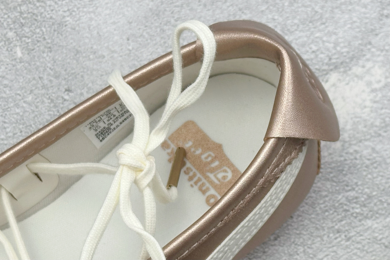 Onitsuka Tiger Gymnarina 鬼塚虎时尚高级芭蕾风玛丽珍鞋 货号:1182A754-700 尺码:3 Onitsuka Tiger Gymnarina 鬼塚虎时尚高级芭蕾风玛丽珍鞋 货号:1182A754-700 尺码:3