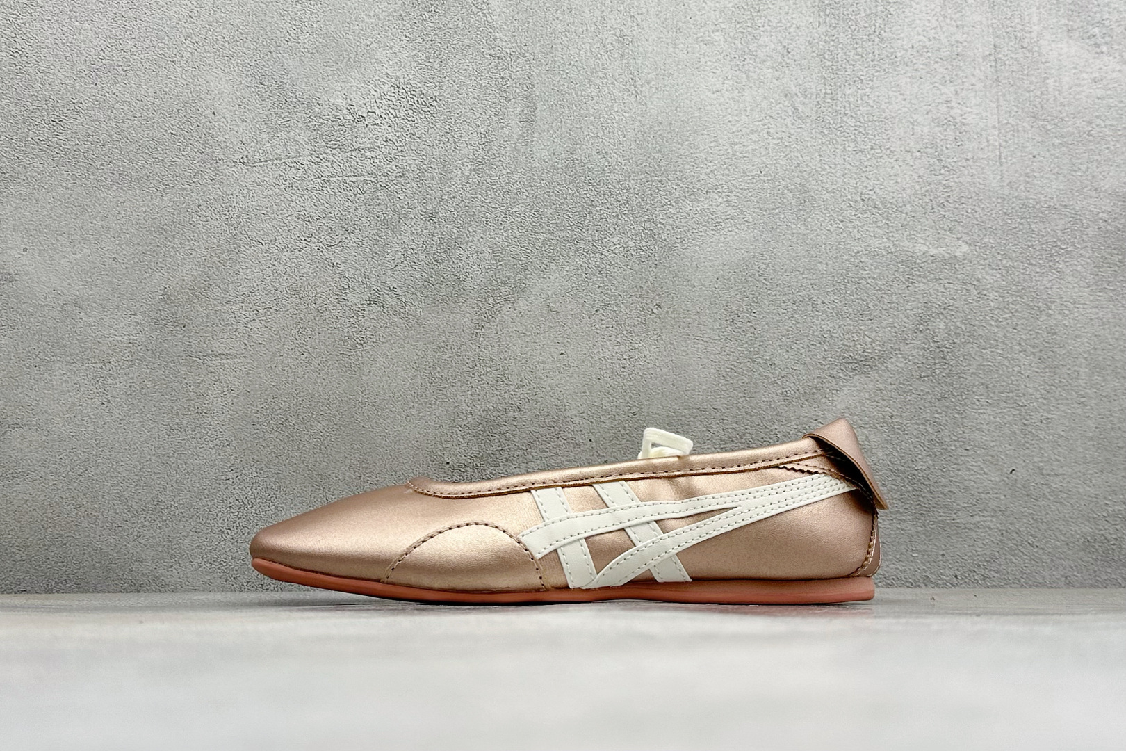 Onitsuka Tiger Gymnarina 鬼塚虎时尚高级芭蕾风玛丽珍鞋 货号:1182A754-700 尺码:3 Onitsuka Tiger Gymnarina 鬼塚虎时尚高级芭蕾风玛丽珍鞋 货号:1182A754-700 尺码:3
