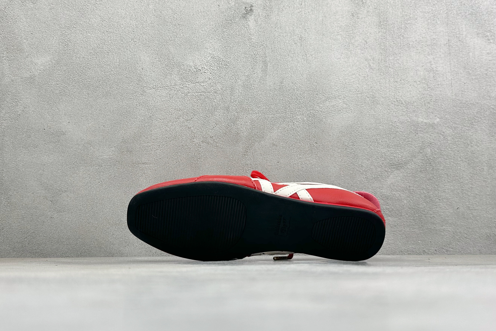 Onitsuka Tiger Gymnarina 鬼塚虎时尚高级芭蕾风玛丽珍鞋 货号：1182A704-600 尺码：3