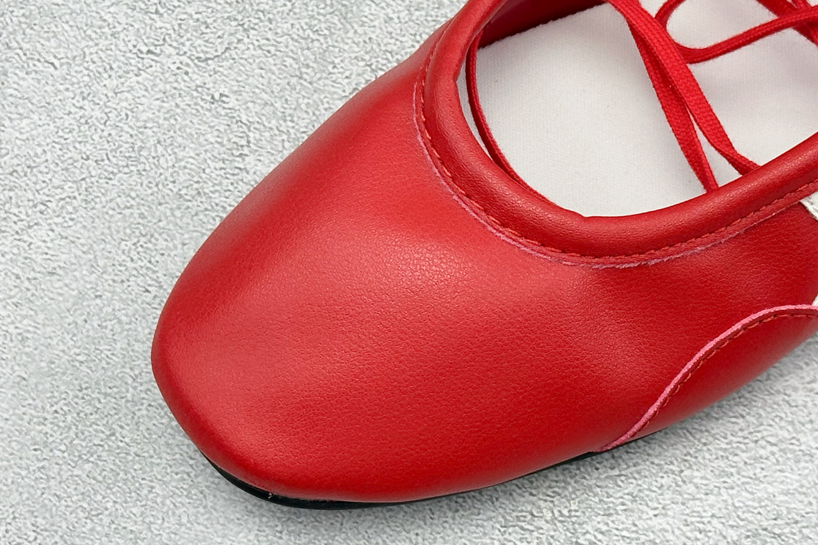 Onitsuka Tiger Gymnarina 鬼塚虎时尚高级芭蕾风玛丽珍鞋 货号：1182A704-600 尺码：3