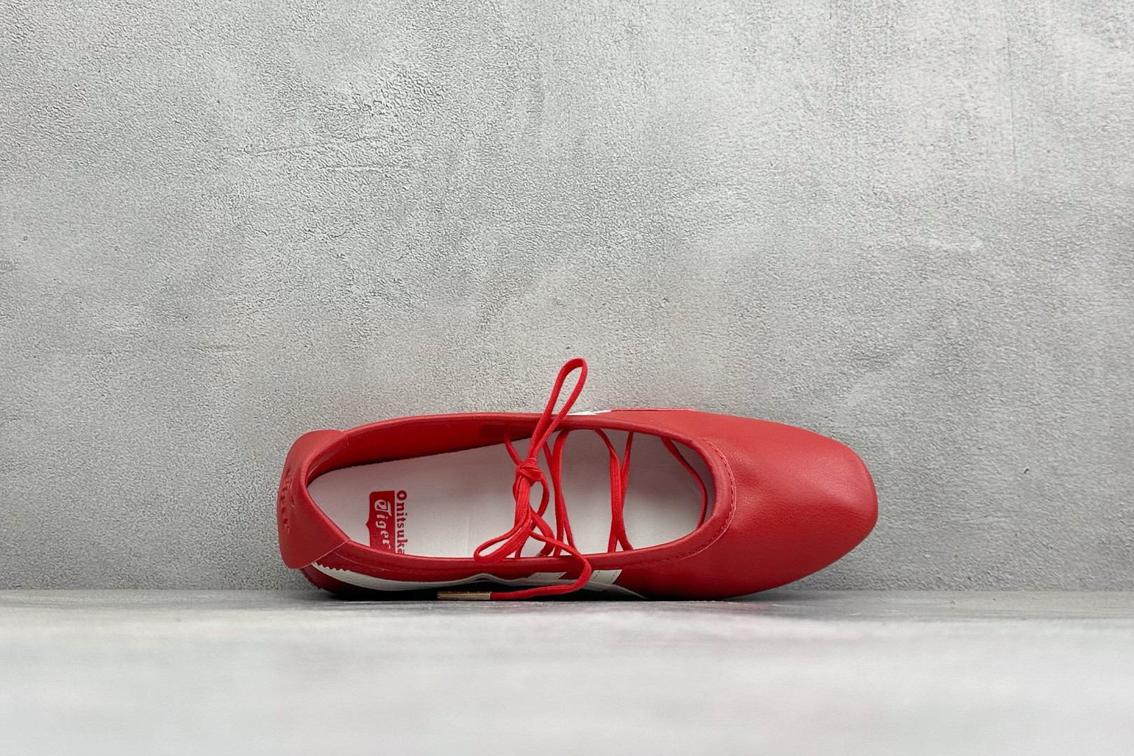 Onitsuka Tiger Gymnarina 鬼塚虎时尚高级芭蕾风玛丽珍鞋 货号：1182A704-600 尺码：3