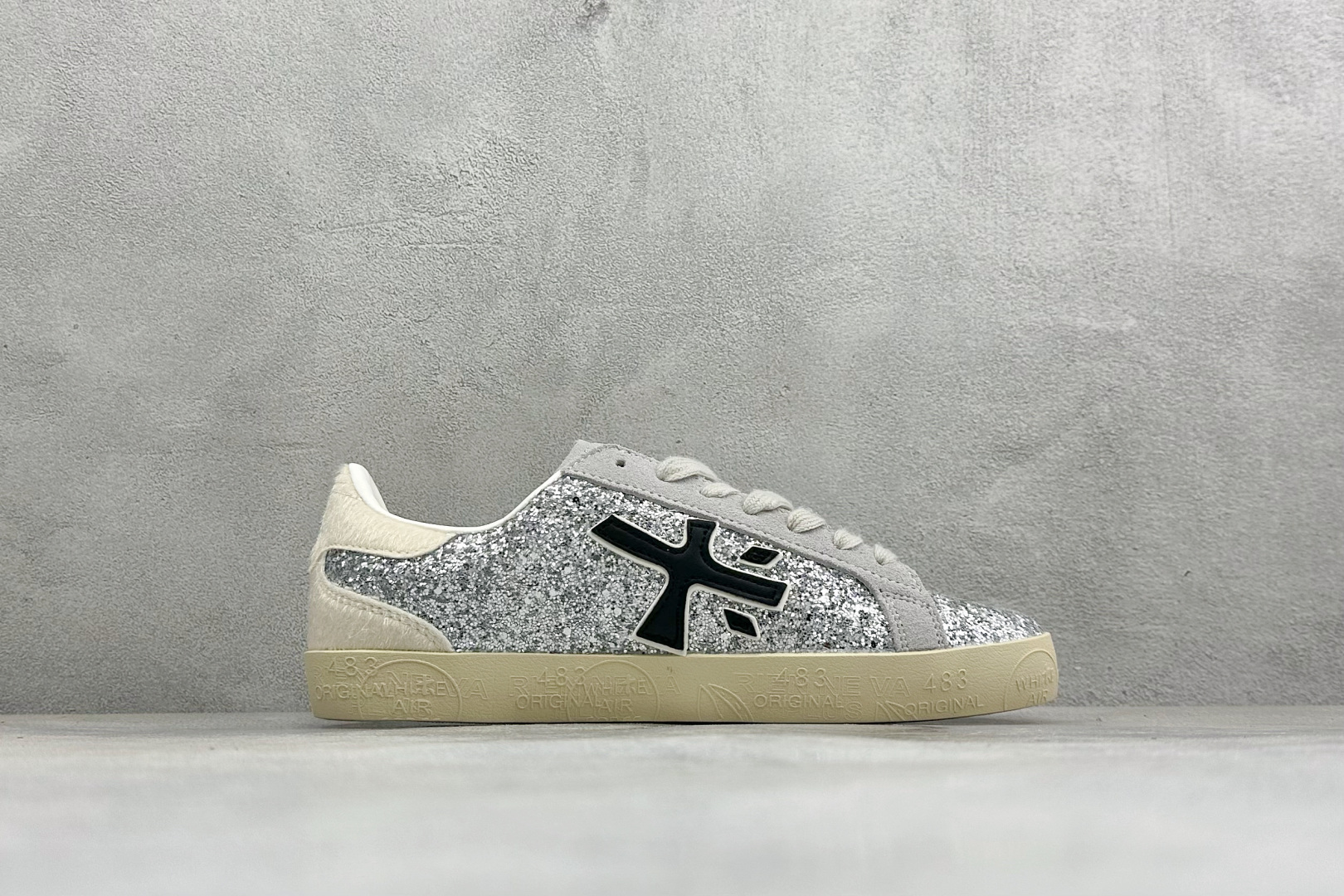普瑞米亚达 Premiata Lander Trainers 兰诺系列米字复古百搭休闲运动板鞋 premiata是意大利 普瑞米亚达 Premiata Lander Trainers 兰诺系列米字复古百搭休闲运动板鞋 premiata是意大利