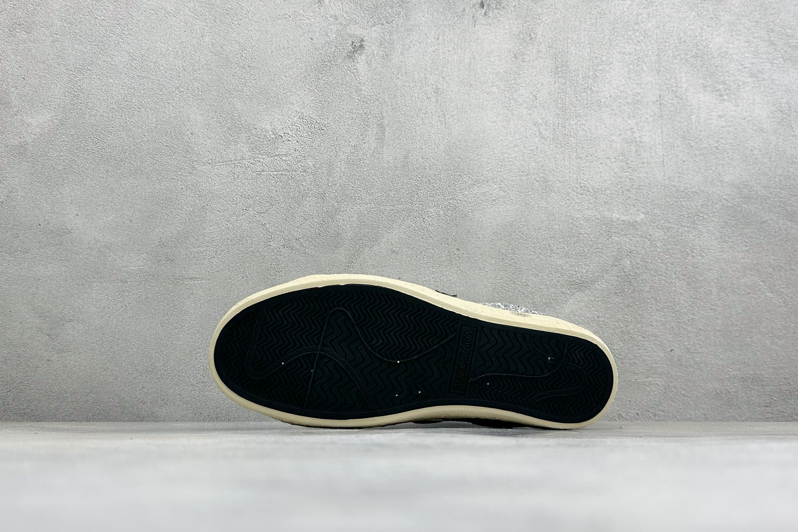 普瑞米亚达 Premiata Lander Trainers 兰诺系列米字复古百搭休闲运动板鞋 premiata是意大利 普瑞米亚达 Premiata Lander Trainers 兰诺系列米字复古百搭休闲运动板鞋 premiata是意大利