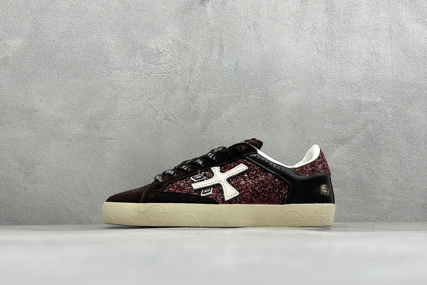 普瑞米亚达 Premiata Lander Trainers 兰诺系列米字复古百搭休闲运动板鞋 premiata是意大利 普瑞米亚达 Premiata Lander Trainers 兰诺系列米字复古百搭休闲运动板鞋 premiata是意大利