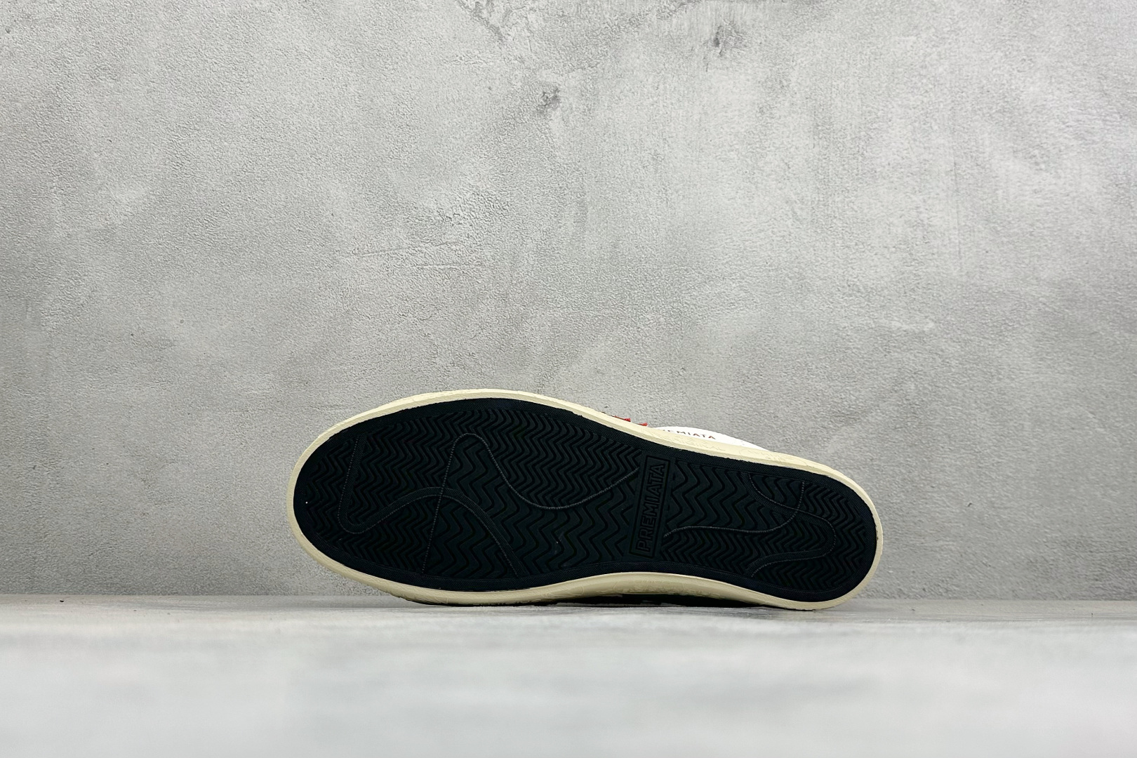 普瑞米亚达 Premiata Lander Trainers 兰诺系列米字复古百搭休闲运动板鞋 premiata是意大利 普瑞米亚达 Premiata Lander Trainers 兰诺系列米字复古百搭休闲运动板鞋 premiata是意大利