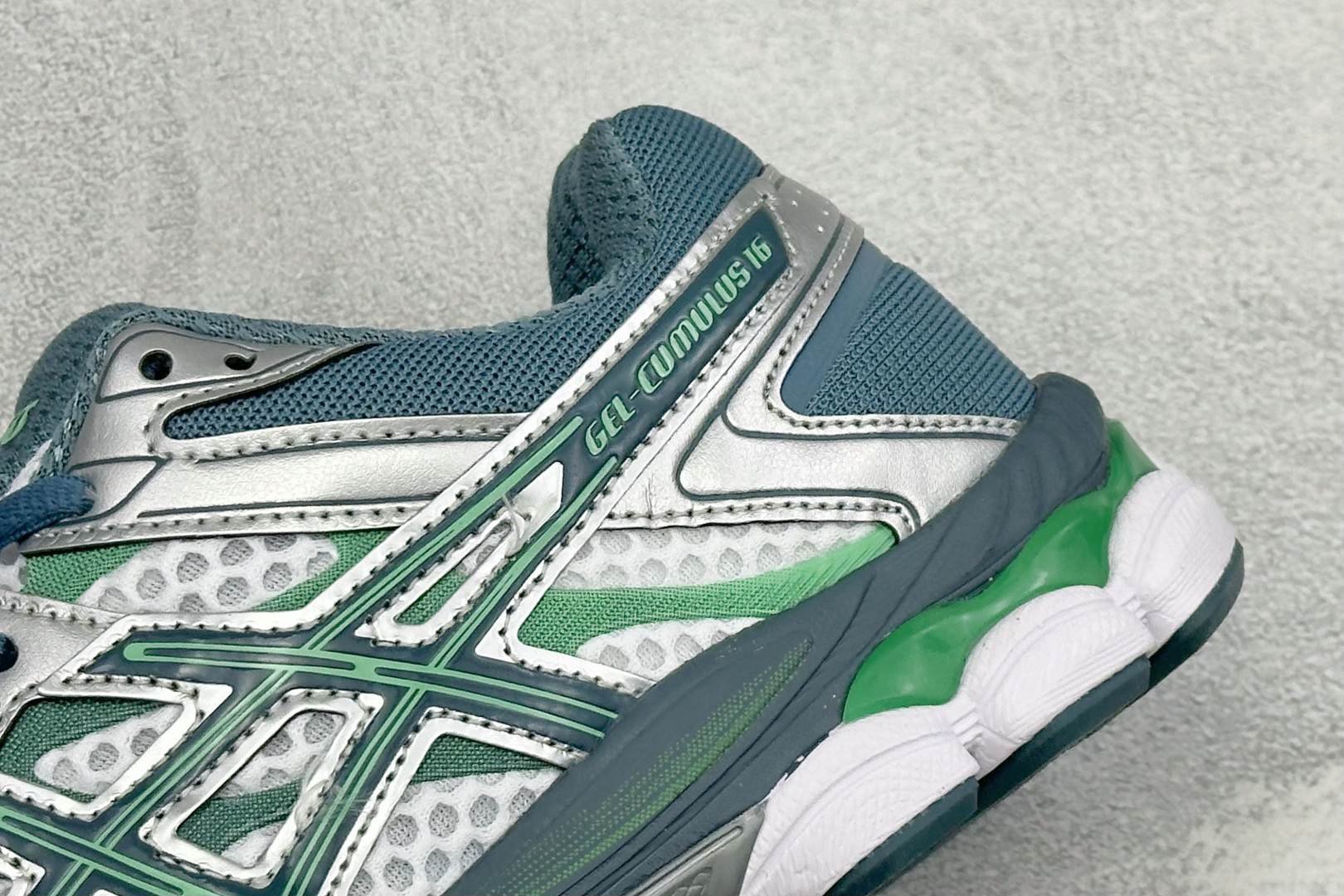 D版Asics Gel-Cumulus 16 亚瑟士 防滑耐磨 休闲运动鞋 采用双层提花网面设计 提高包裹性和透气性 后