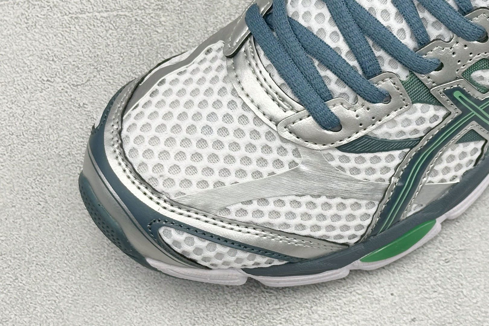 D版Asics Gel-Cumulus 16 亚瑟士 防滑耐磨 休闲运动鞋 采用双层提花网面设计 提高包裹性和透气性 后
