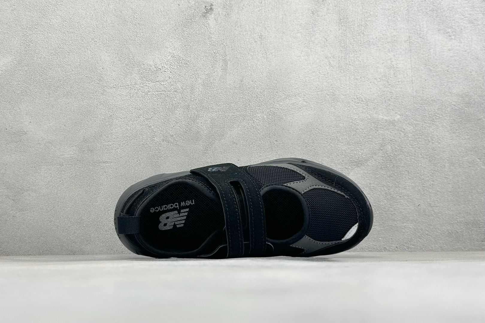 TG版新百伦New Balance NB Breeze 舒适柔软 玛丽珍 魔术贴低帮生活休闲鞋 货号：SD2203BK 