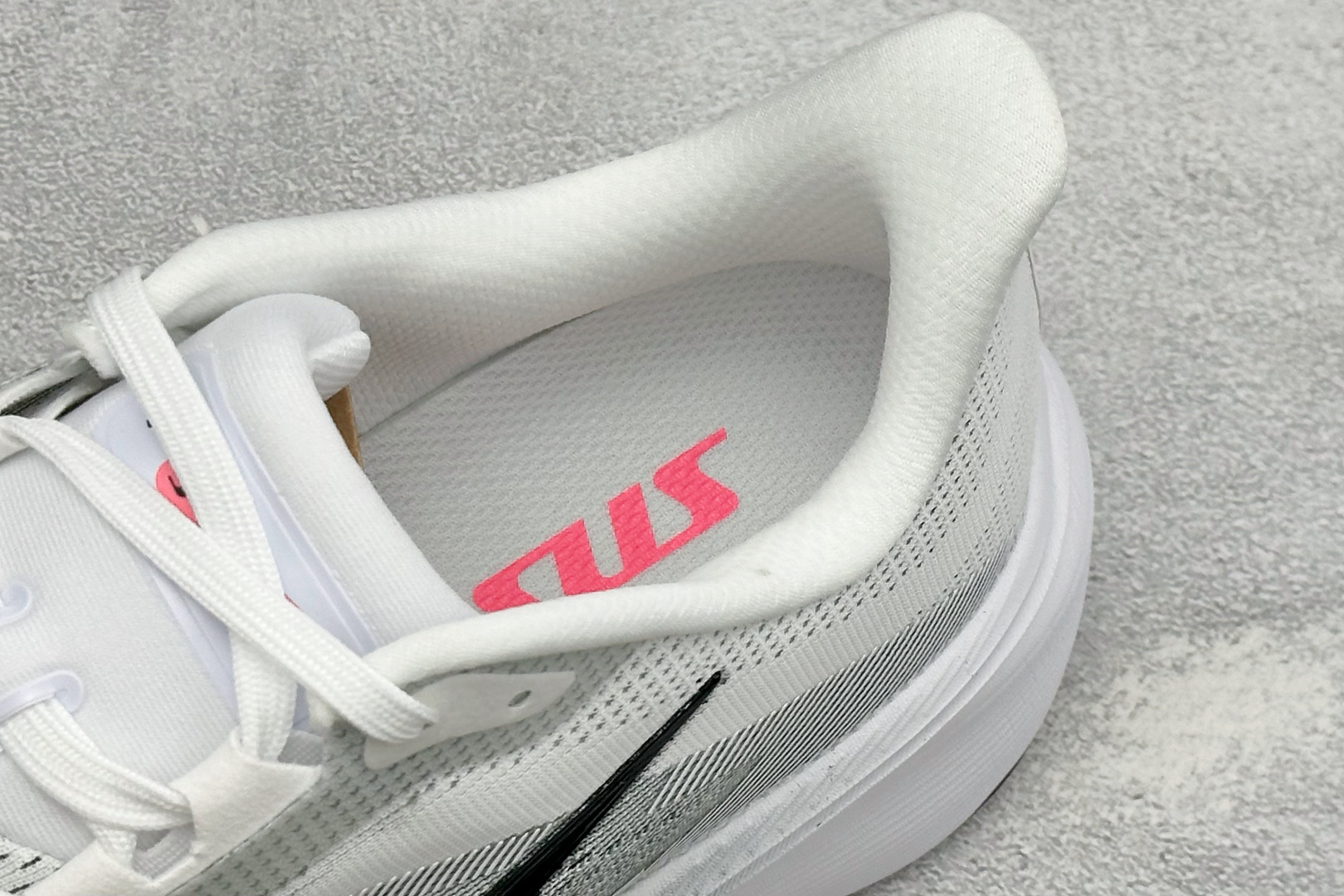 LC版NK Air Zoom Pegasus 42代 耐磨防滑运动跑步鞋 高端零售专供 内置Zoom气垫 鞋盒钢印 原厂 LC版NK Air Zoom Pegasus 42代 耐磨防滑运动跑步鞋 高端零售专供 内置Zoom气垫 鞋盒钢印 原厂