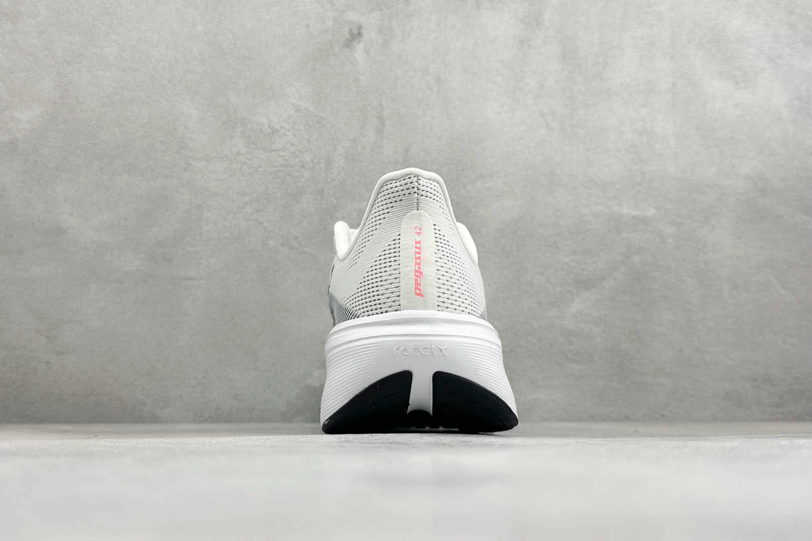 LC版NK Air Zoom Pegasus 42代 耐磨防滑运动跑步鞋 高端零售专供 内置Zoom气垫 鞋盒钢印 原厂 LC版NK Air Zoom Pegasus 42代 耐磨防滑运动跑步鞋 高端零售专供 内置Zoom气垫 鞋盒钢印 原厂