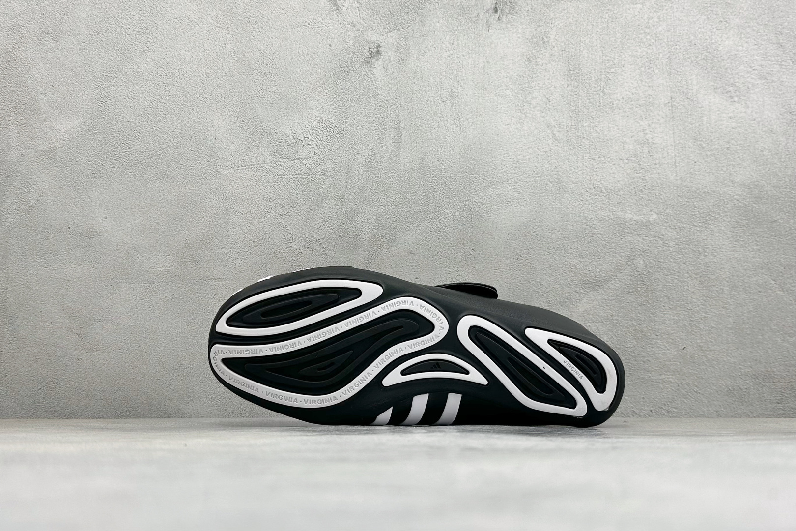 AD PW VARIO FLAT EARTHER 阿迪联名款舒适贴合生活休闲鞋 货号:KJ0953 尺码:36 36.5 AD PW VARIO FLAT EARTHER 阿迪联名款舒适贴合生活休闲鞋 货号:KJ0953 尺码:36 36.5