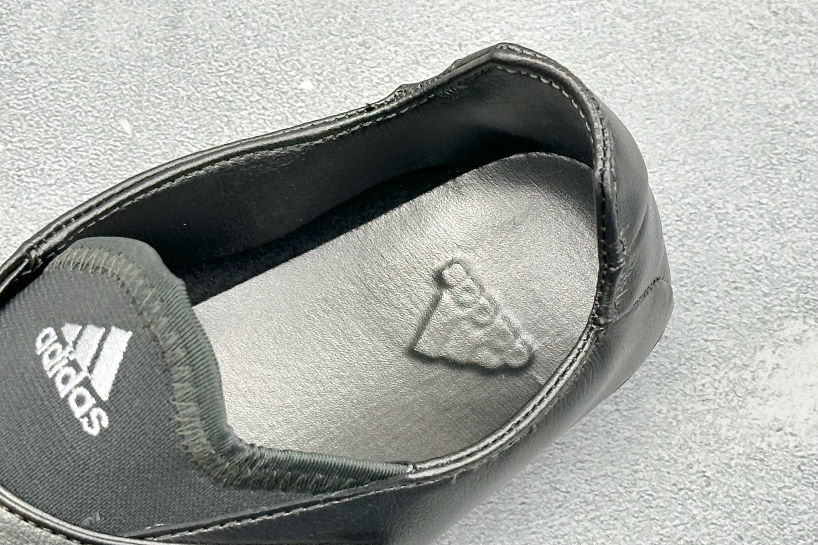 AD PW VARIO FLAT EARTHER 阿迪联名款舒适贴合生活休闲鞋 货号:KI6668 尺码:36 36.5 AD PW VARIO FLAT EARTHER 阿迪联名款舒适贴合生活休闲鞋 货号:KI6668 尺码:36 36.5