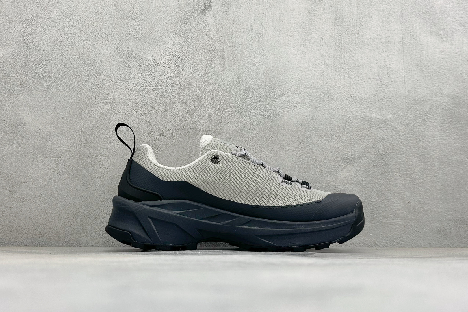 绿X版可隆KOLON SPORT MA APPROACH VENTI 户外V底止滑防滑徒步鞋 货号：LUFH6AN012
