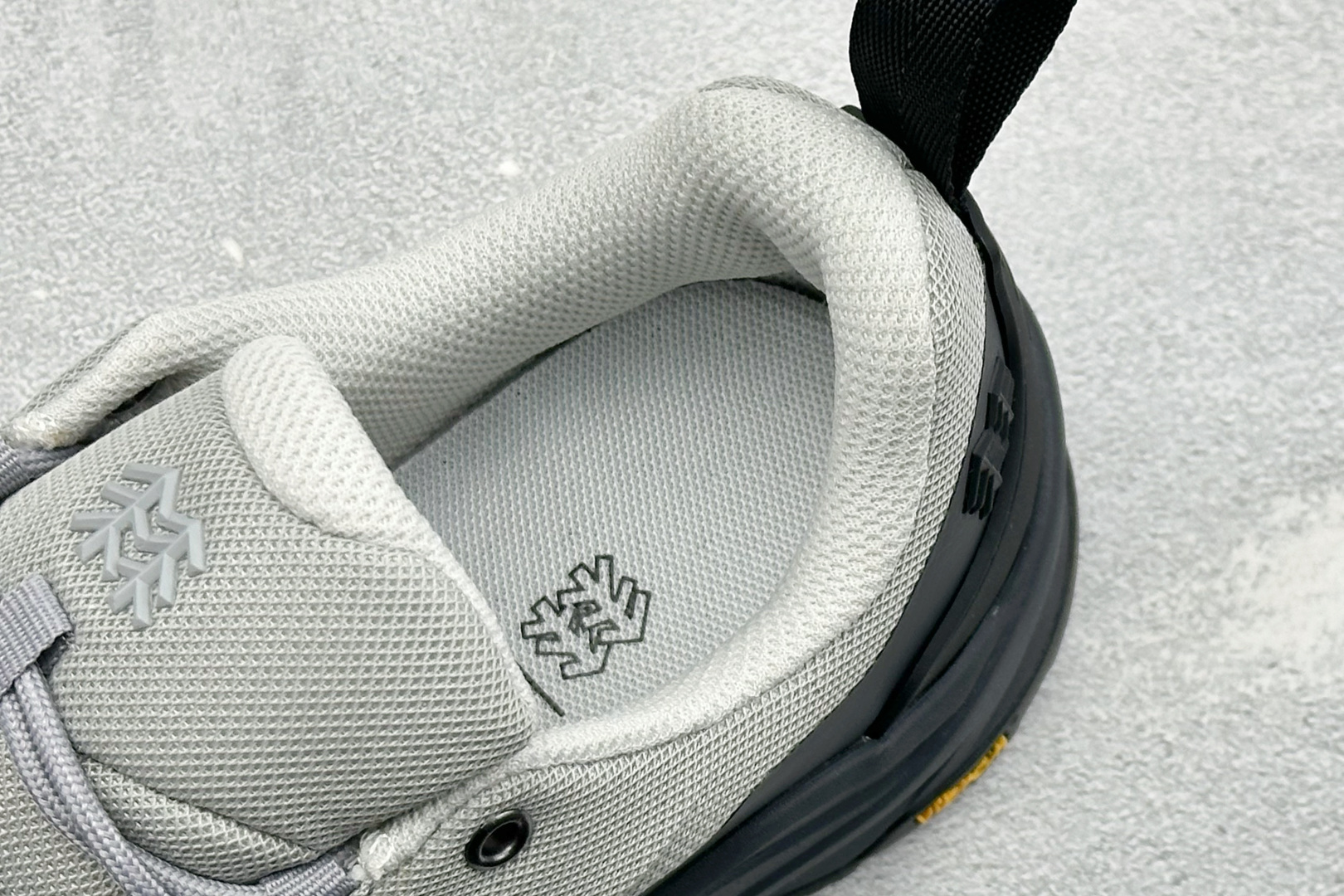 绿X版可隆KOLON SPORT MA APPROACH VENTI 户外V底止滑防滑徒步鞋 货号：LUFH6AN012