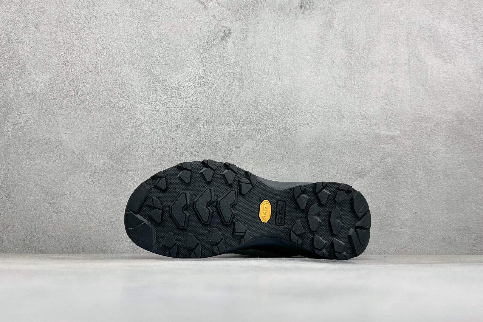 绿X版可隆KOLON SPORT MA APPROACH VENTI 户外V底止滑防滑徒步鞋 货号：LUFH6AN012