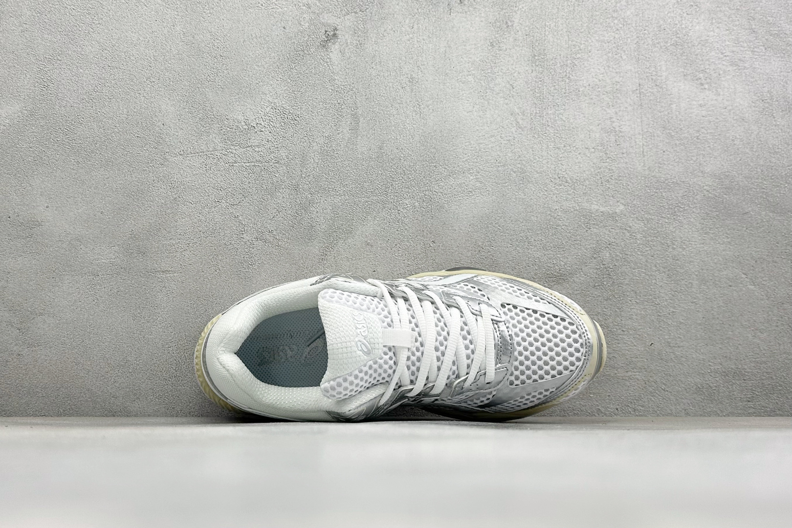 D版Asics Gel-Cumulus 16 亚瑟士 防滑耐磨 休闲运动鞋 采用双层提花网面设计 提高包裹性和透气性 后 D版Asics Gel-Cumulus 16 亚瑟士 防滑耐磨 休闲运动鞋 采用双层提花网面设计 提高包裹性和透气性 后