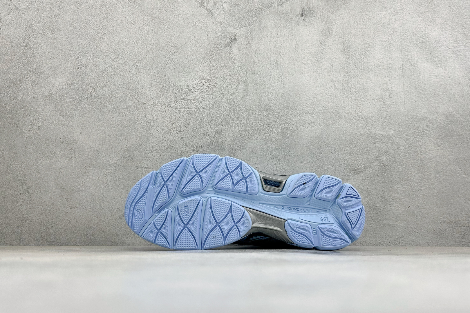 D版Asics Gel-Cumulus 16 亚瑟士 防滑耐磨 休闲运动鞋 采用双层提花网面设计 提高包裹性和透气性 后 D版Asics Gel-Cumulus 16 亚瑟士 防滑耐磨 休闲运动鞋 采用双层提花网面设计 提高包裹性和透气性 后