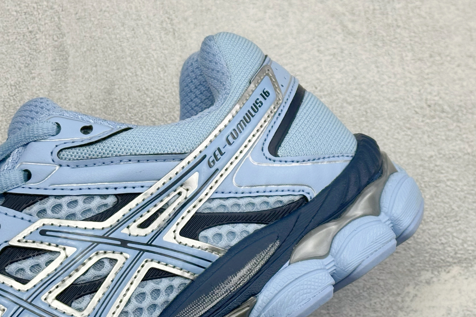 D版Asics Gel-Cumulus 16 亚瑟士 防滑耐磨 休闲运动鞋 采用双层提花网面设计 提高包裹性和透气性 后 D版Asics Gel-Cumulus 16 亚瑟士 防滑耐磨 休闲运动鞋 采用双层提花网面设计 提高包裹性和透气性 后