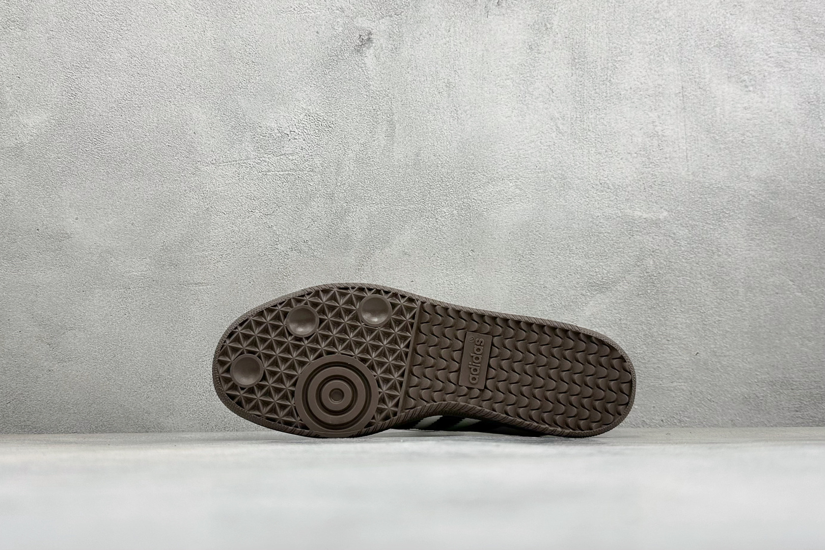 FX版Adidas三叶草SAMBA Jane W 玛丽珍鞋 该鞋款鞋面采用多种材料拼接(缝/车线) Superstar系 FX版Adidas三叶草SAMBA Jane W 玛丽珍鞋 该鞋款鞋面采用多种材料拼接(缝/车线) Superstar系